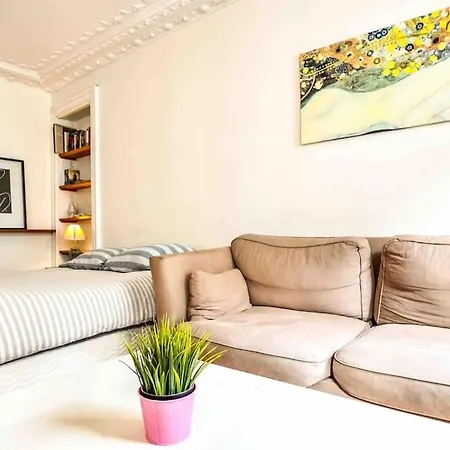 아파트 Spacious Studio Near Montorgueil *
