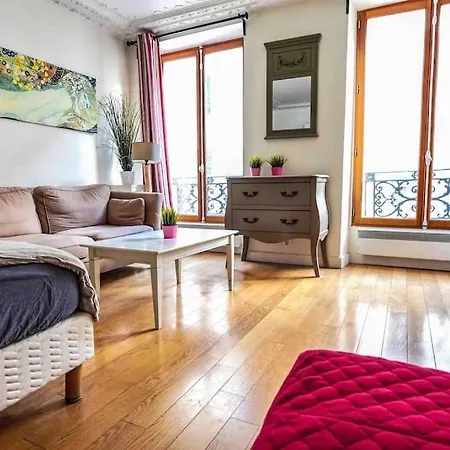 Spacious Studio Near Montorgueil Apartment Paris