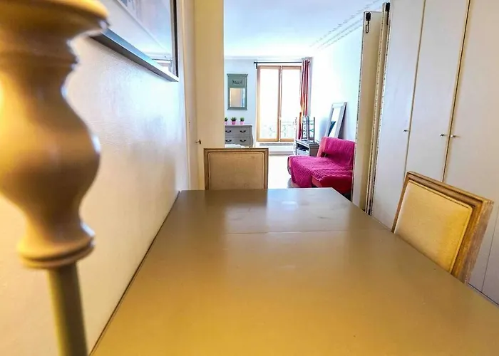 Spacious Studio Near Montorgueil 아파트