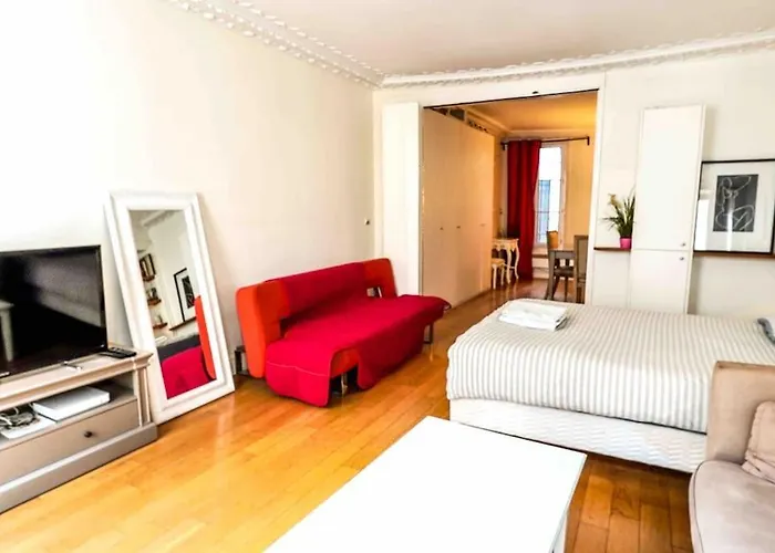 Spacious Studio Near Montorgueil 아파트 파리