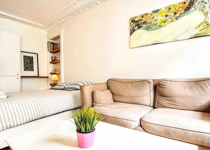 아파트 Spacious Studio Near Montorgueil *