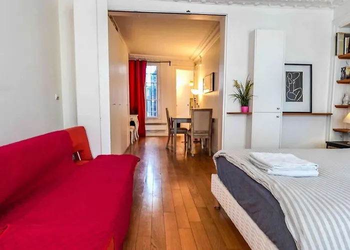 Spacious Studio Near Montorgueil 아파트