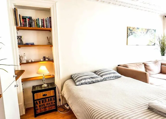 Spacious Studio Near Montorgueil 아파트 *