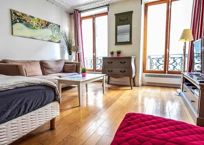 Spacious Studio Near Montorgueil 아파트 파리